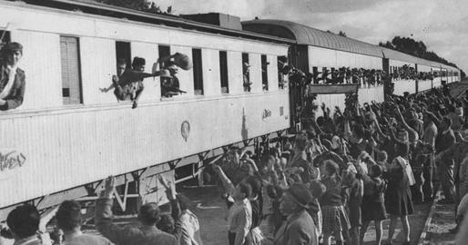 کودکان یهودی لهستانی رسیده به فلسطین، فوریه ۱۹۴۳