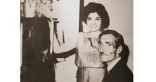 فخری ملک پور در کنار استادش مرحوم مرتضی خان محجوبی