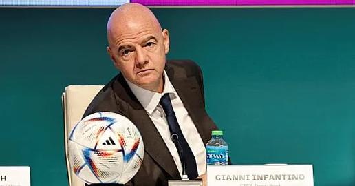 فیفا هفته گذشته در بیانیه‌ای نوشت: « فیفا به تیم‌های حاضر در جام جهانی نامه می‌نویسد تا از ایدئولوژی و سیاست دوری کنند.»