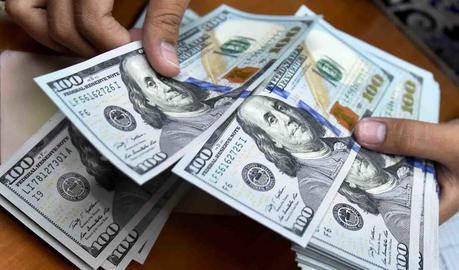 افزایش سرسام‌آور قیمت ارز؛ دلار آمریکا از ۶۵ هزار تومان عبور کرد