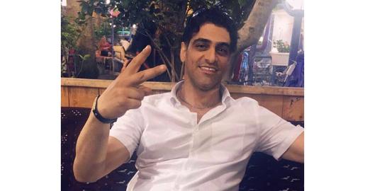 مجتبی از ۱۳۸۹ به مدت ۶ سال سرپرست واحد دارویی شیاف سازی شرکت بود، ولی به دلیل دفاع از حقوق کارگران و حمایت از افزایش درصد و گروه و ارتقای شغلی آن‌ها، شبانه از سرپرستی برکنار شد
