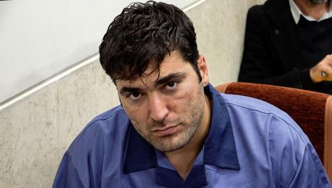 مجید کاظمی، متهم ردیف دوم پرونده، نیز در تماسی تلفنی از زندان تاکید کرده است او را شکنجه کرده‌اند تا به دروغ اعتراف کند