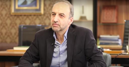 شهریور ۱۳۹۸، «محمد سرافراز»، رییس سابق صداوسیما، مدعی شد که سه سال قبل یعنی سال ۱۳۹۵، دفتر آیت‌الله علی خامنه‌ای خواستار تعطیلی برنامه ۹۰ شده بود، اما او (محمد سرافراز) زیر بار این درخواست نرفت.