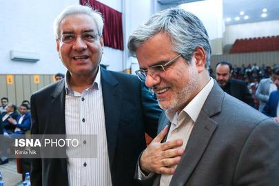 با توییت محمود صادقی، نماینده تهران در مجلس دهم، نامزدی اجباری نیز به فهرست ابداعات جمهوری اسلامی در انتخابات اضافه شده است