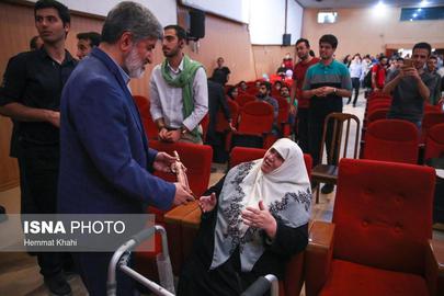 با این حال، در روزهای گذشته و پیش از انتشار پیام «میرحسین موسوی»، برخی چهره‌ها، از جمله «علی مطهری» به بهانه ایام محرم نسبت به موروثی شدن حکومت هشدار داده بودند