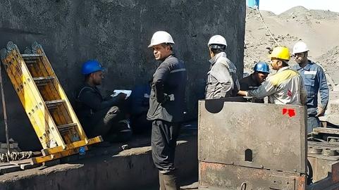 اعلام اتمام عملیات نجات کارگران در معدن طبس با ۴۹ کشته