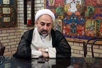 رهبر جمهوری اسلامی سال ۱۳۹۶ و پس از آن که زمزمه‌های اختیاری بودن حجاب از سوی برخی چهره‌ها و روحانیون در داخل کشور مانند «مهدی نصیری» یا «محمدرضا زائری» مطرح شده بود را، «خط دشمن» خوانده بود