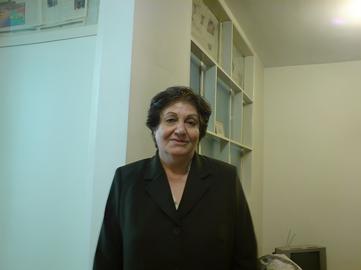 La profesora bahá'í prohibida que nunca dejó de enseñar