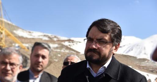 وزیر راه و شهرسازی، دیگر عضو دولتی این هیات است که در حال حاضر، «مهرداد بذرپاش» این سمت را عهده‌دار است