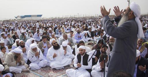 The cleric has called for the lifting of restrictions on building Sunni mosques in Tehran and for an end to Shia organizations’ verbal and physical attacks against Sunnis