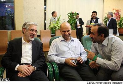 از دیدگاه نزدیکان «میرحسین موسوی»، هدف او این بوده است که موضوع جانشینی خامنه‌ای تعیین تکلیف شود