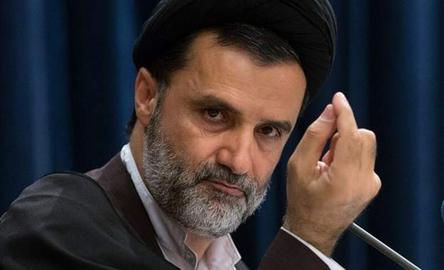 محمد نبویان درباره معترضان ایران گفته است: «این کف‌های روی آب و این نجاسات که گاهی اوقات دامن ملت ایران را می‌گیرد، به دور ریخته خواهند شد.»