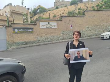 رضا خندان در گفت‌وگو با مجله تایم: به حجاب اجباری معترضم