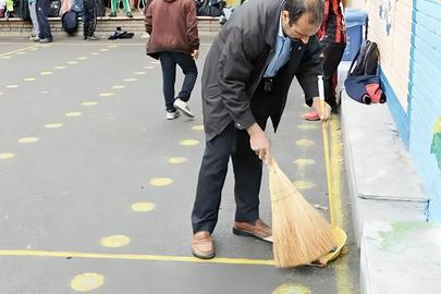 تکرار تراژدی نظافت مدارس از سوی اولیای دانش‌آموز در تهران و تایباد