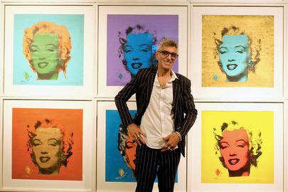 Celebrated Iranian Artist Hassanzadeh Dies of Alcohol Poisoning