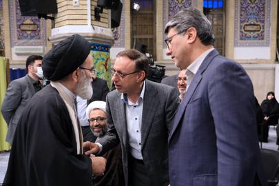 خامنه‌ای در حالی از جوان بودن نمایندگان مجلس دهم سخن گفته که متوسط سن نمایندگان، یک سال بیش از مجلس قبل است