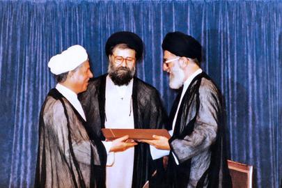 مراسم تنفیذ هاشمی در سال ۱۳۷۲ با‌وجود صمیمیت ظاهری، نشان از بروز شکاف داشت
