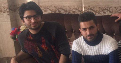 «محمد هاشمی» سمت چپ عکس، در کنار پسرخاله‌اش «مجید کاظمی» در اصفهان