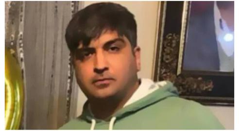 «وحید باقری» یکی از شهروندانی است که در اعتراضات آبان ۱۳۹۸ به اتهام «اجتماع و تبانی علیه امنیت ملی» بازداشت و پس از محاکمه، به شش سال حبس محکوم شد. او ۳۸ روز است که در اعتصاب غذای خشک به سر می‌برد