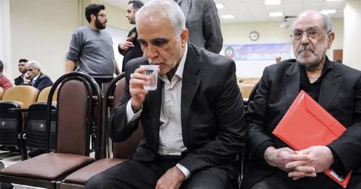 «پرویز کاظمی»، رییس هیات‌مدیره بانک سرمایه، طبق اخبار و اسناد ایران‌وایر، به حبس محکوم شده‌، اما بدون سپری کردن مجازات خود، آزاد است
