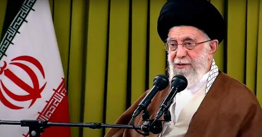 علی خامنه‌ای چگونه تیم فوتبال را برای جمهوری اسلامی مصادره کرد؟