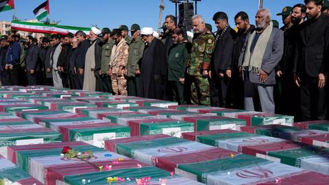 کشته شدن ۲۴ دانش‌آموز در کرمان به دلیل بمب‌گذاری در مراسم چهارمین سال‌مرگ کشته شدن «قاسم سلیمانی»، که  تحت عنوان «زائر بهشت» به این مراسم برده شده بودند