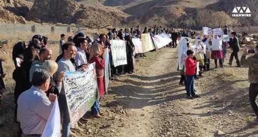 به نام توسعه، به کام معدن‌دار؛ اعتراض روستاییان به جایی نرسید