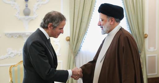 گروسی پس از دیدار با ابراهیم رئیسی، تهران را به مقصد وین، جایی که از دو روز دیگر میزبان شورای حکام است، ترک کرد