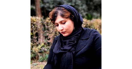 بازجوها به نگین گفته بودند یا برگه سفید بازجویی امضا کند، یا کاری می‌کنند که مادرش در رفت‌و‌آمد به اوین تصادف کند و کشته شود