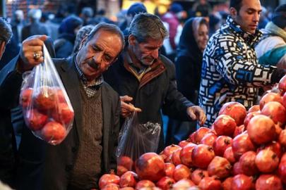 91% Price Hike Forces Iranian Families to Scale Back Yalda Night Festivities