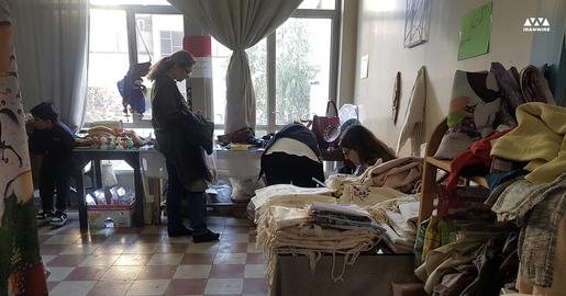 قصدشان این است که از فروش محصولات تولیدی‌شان هم درآمدی برای خودشان کسب کنند و هم بخشی از فروش را به پهن کردن سفره‌ای هرچند کوچک برای کودکان محروم از تحصیل سیستان و بلوچستان اختصاص دهند