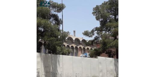 ورود به مدرسه و بازدید از این بنای تاریخی هم برای عموم امکان‌پذیر نیست.