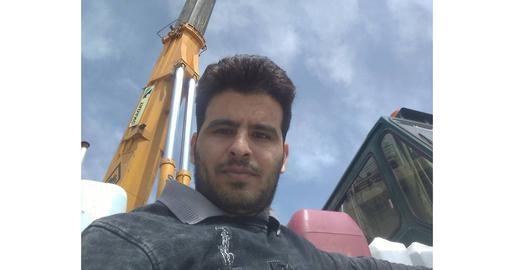 «مجید خادمی‌طاهر»، دانشجوی دکترای «دانشگاه صنعتی اصفهان» و پژوهش‌گر حوزه بیوتکنولوژی که در یکی از شرکت‌های دانش‌بنیان روی داروهای ضدسرطان کار می‌کند، یکی از کسانی است که در مراسم چهلم «حدیث نجفی» یک چشم خود را از دست داد.