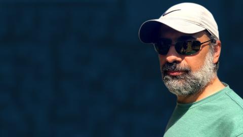 Iranian Filmmaker Navid Mihandoost Starts Prison Sentence