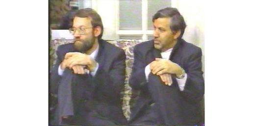 مهاجرانی در زمان نوشتن کتاب «توطئه آیات شیطانی» معاون پارلمانی در دولت میرحسین موسوی بود