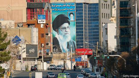 خامنه‌ای؛ حکمرانی که طی ۳۰ سال، گفتار رسمی را میلیتاریزه کرد
