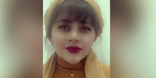 خبر جان دادن «مهسا امینی» شهروند اهل سقز که برای تفریح به تهران آمده بود و پس از بازداشت توسط گشت ارشاد طی دو ساعت به کما رفت، توسط خانواده‌اش تایید شد.
