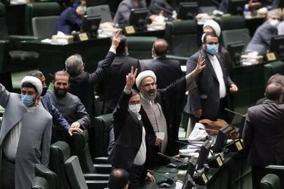 مقام‌های تحریم شده جمهوری اسلامی خدمات ایثارگری می‌گیرند
