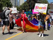 رنگین‌کمانی‌های ایرانی در رژه افتخار ونکوور