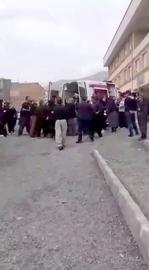 در جریان مسموم‌سازی مدرسه عصمت حسن‌آباد سنندج، مستخدم هنرستان عصمت که مانع انتقال دانش آموزان مسموم شده به مراکز درمانی این شهر می‌شود، از سوی خانواده خشمگین برخی دانش آموزان مسموم شده مورد ضرب و شتم قرار گرفته است.