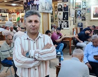 در سقز و متعاقب شروع جنبش «زن، زندگی، آزادی»، فشار بر روی رسانه‌ها و خبرنگاران محلی بیشتر شده و در روزهای گذشته، «فردین مصطفایی» از خبرنگاران این شهر، توسط اداره اطلاعات احضار، بازجویی و پاسپورت او توقیف شد.