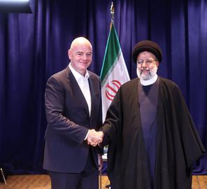 جیانی اینفانتینو ۳۰ شهریور ۱۴۰۲ در صفحه اینستاگرام خود تصاویری از دیدار با «ابراهیم رئیسی»، رییس جمهوری اسلامی را منتشر کرد؛ تصاویری که او را خندان، در حال فشردن دست ابراهیم رئیسی نشان می‌دادند.