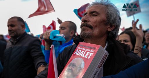 جمعیت حاضر در سخنرانی کمال قلیچدار اوغلو،‌ مهمترین رقیب اردوغان در انتخاب ریاست جمهوری ترکیه ۲۰۲۳. عکس اختصاصی از ایران‌وایر