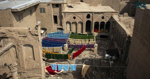 کارگاه رنگرزی نخ برای فرش، استان مرکزی. عکس از ایران‌وایر