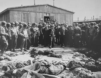 ۷. برای اینکه می‌توانیم درباره هولوکاست تحقیق کنیم - دیدار مقامات ارتش آمریکا از اردوگاه مرگ «اوردروف» پس از آزادسازی، ۱۹۴۵