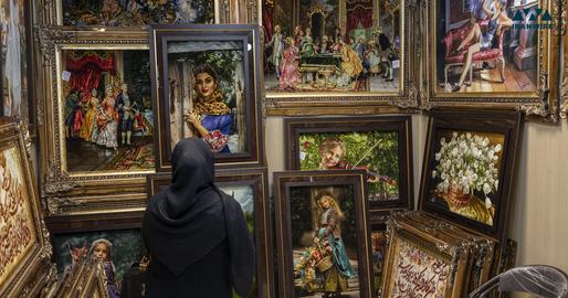 نمایشگاه تابلو فرش در بازار فرش، استان مرکزی. عکس از ایران‌وایر