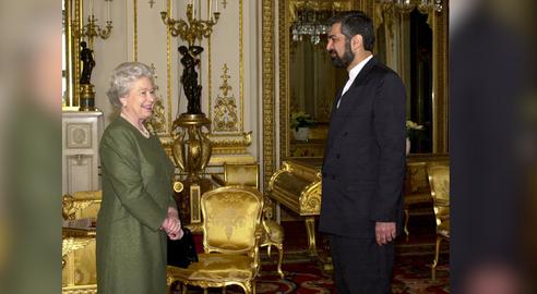 غلامرضا انصاری، سفیر ایران در بریتانیا در دیدار با ملکه الیزابت دوم، لندن، ۱۵ ژوییه ۱۹۹۹