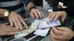 Dollar rekord qırmaq ərəfəsindədir; Xamenei likvidliyin artımını dayandırmağı tələb edib