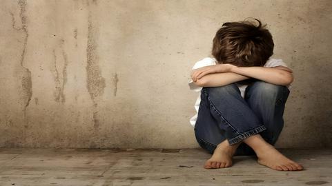 کودک‌آزاری در مراکز بهزیستی؛ به کجا و چه‌گونه شکایت کنیم؟
