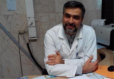 اخراج یک پزشک به خاطر اعتراض به شلیک گاز آشک‌آور در بیمارستان